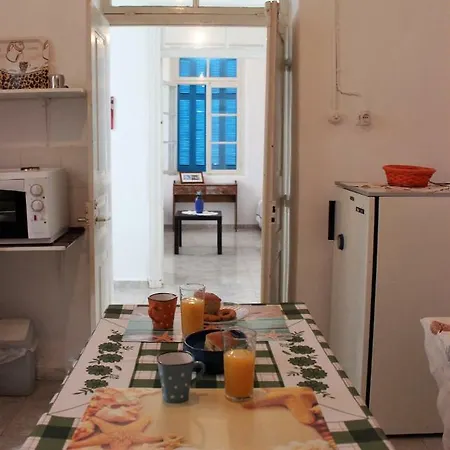 Marika's Traditional House Apartment *
